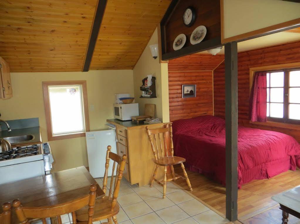 Hillside Bungalows Μπανφ Εξωτερικό φωτογραφία